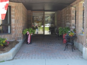Front entrance of Bonnie retirement building 